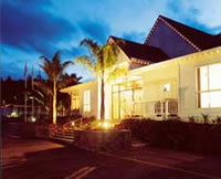 Bay of Islands Hotel Front Entrance